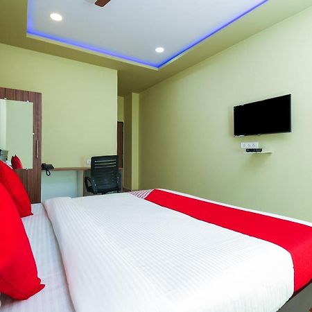 Oyo 27902 Center Point The Hotel วิสาขปัตนัม ภายนอก รูปภาพ