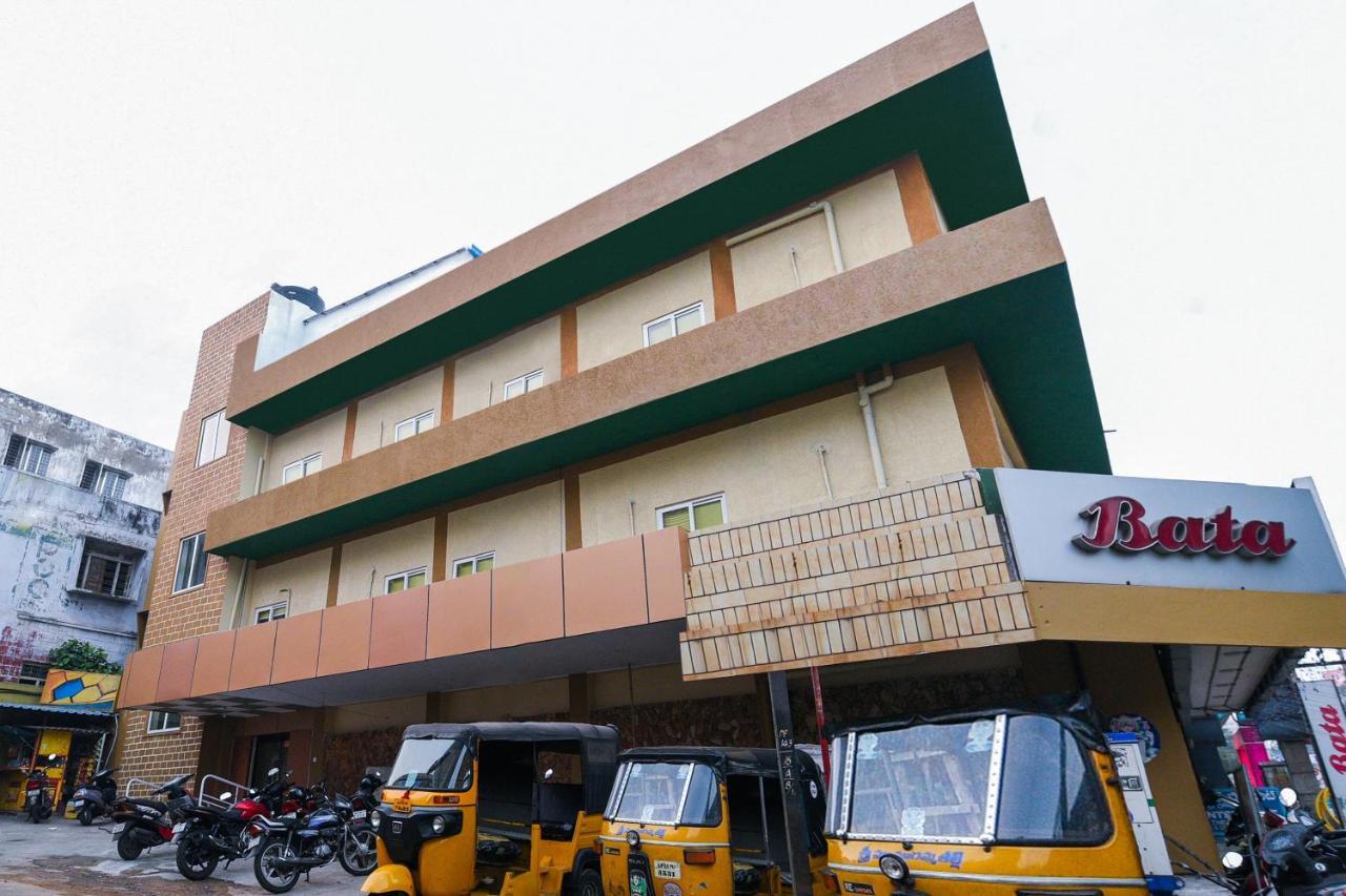 Oyo 27902 Center Point The Hotel วิสาขปัตนัม ภายนอก รูปภาพ